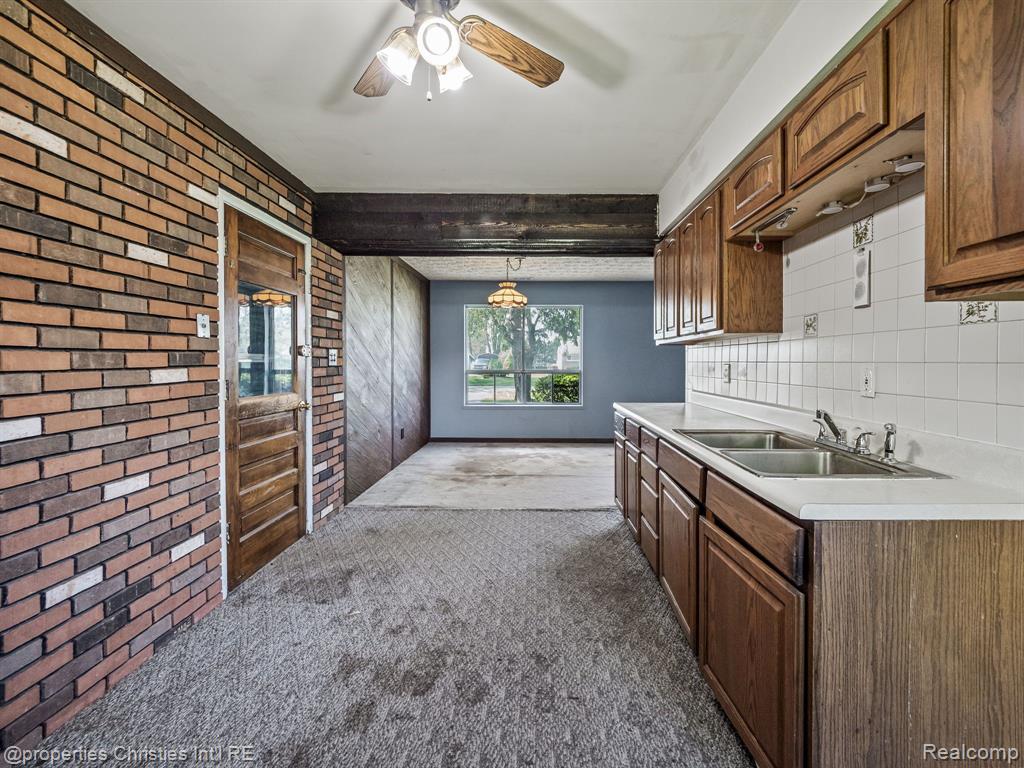 5348 BURGUNDY Drive, Clarkston, MI — Photo 11