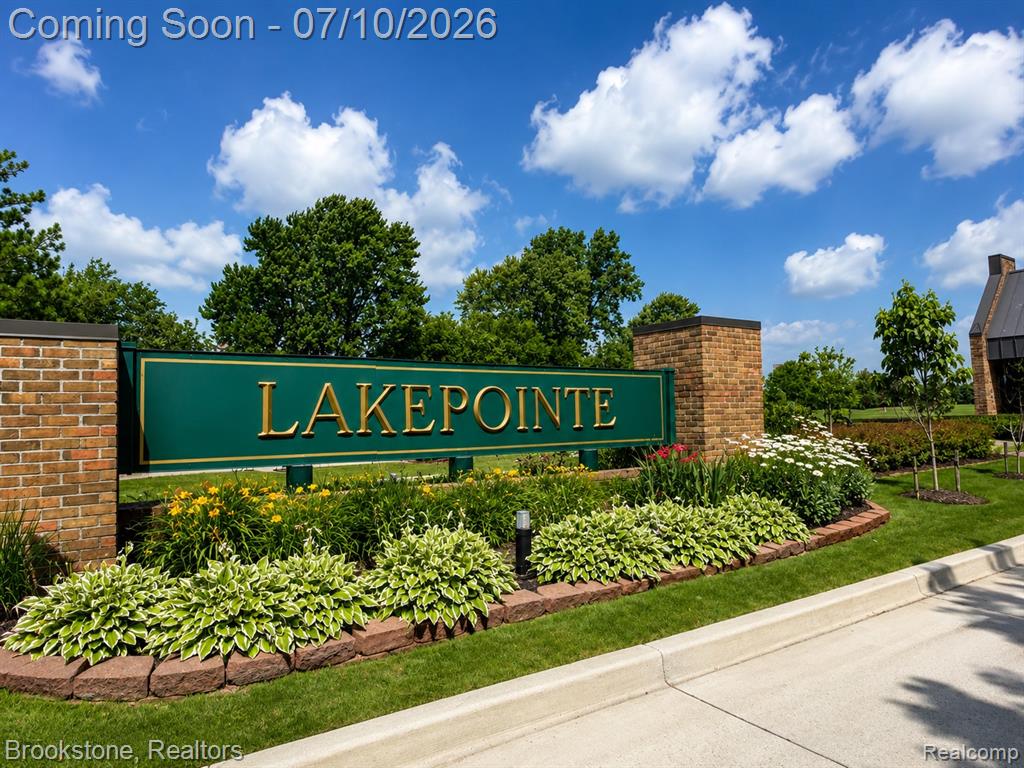 904 Country Club Drive, Saint Clair Shores, MI 48082 — Photo 30