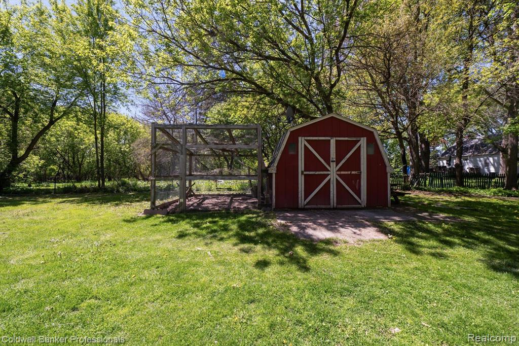 8054 DAVISON Road, Davison, MI 48423 — Photo 45