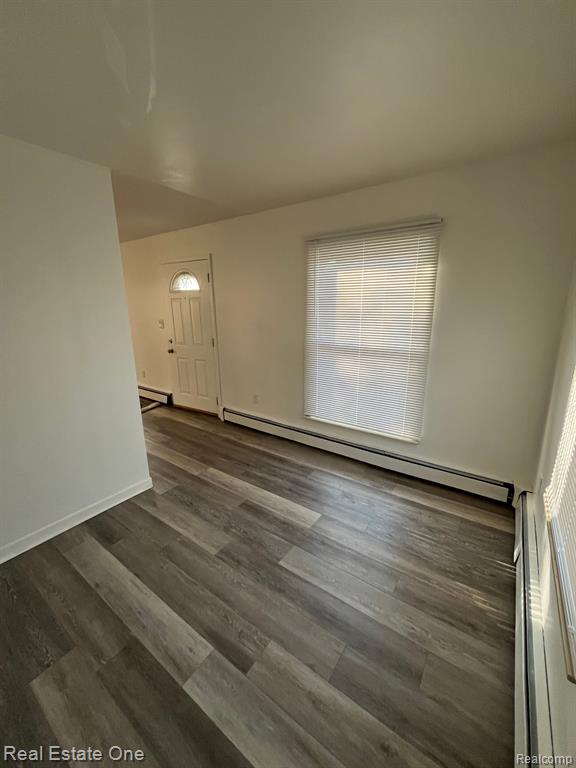 660 SAINT JOHNS Street, Wyandotte, MI 48192 — Photo 7