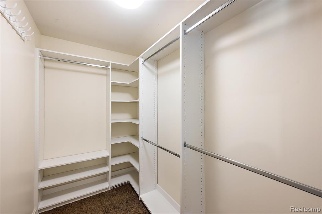 3875 Andover Avenue, Auburn Hills, MI 48326 — Photo 23