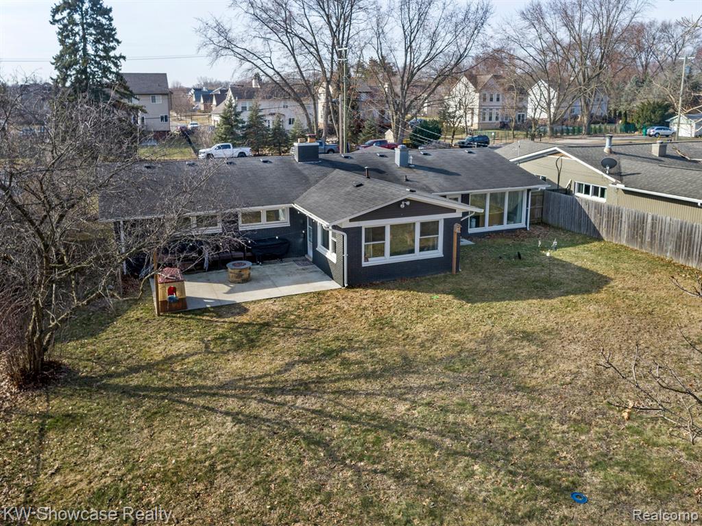 8634 GOLFSIDE Drive, Commerce Twp, MI 48382 — Photo 3