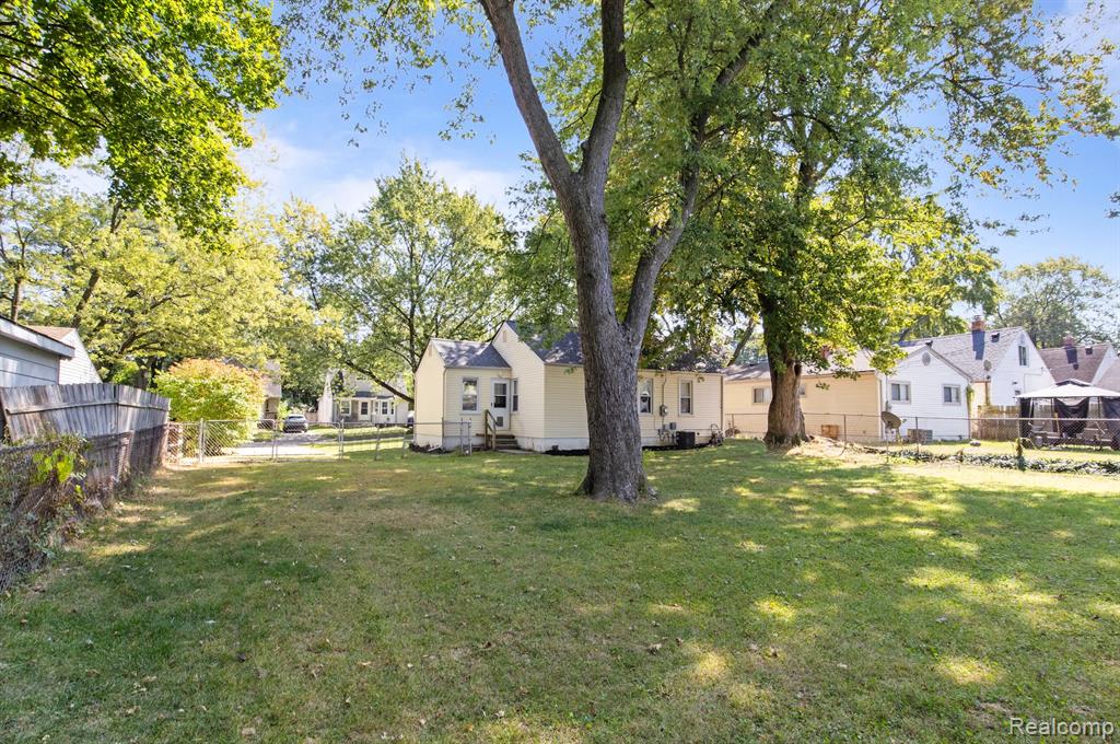 9591 Columbia, Redford, MI 48239 — Photo 5