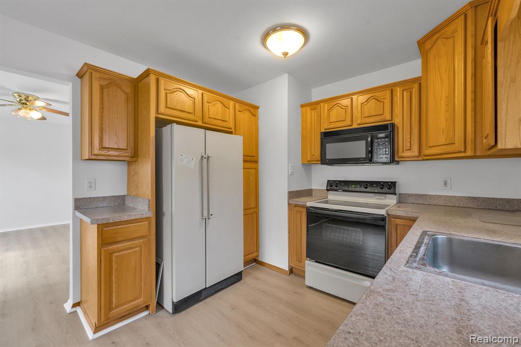6571 N Highland Street, Dearborn Heights, MI 48127 — Photo 7