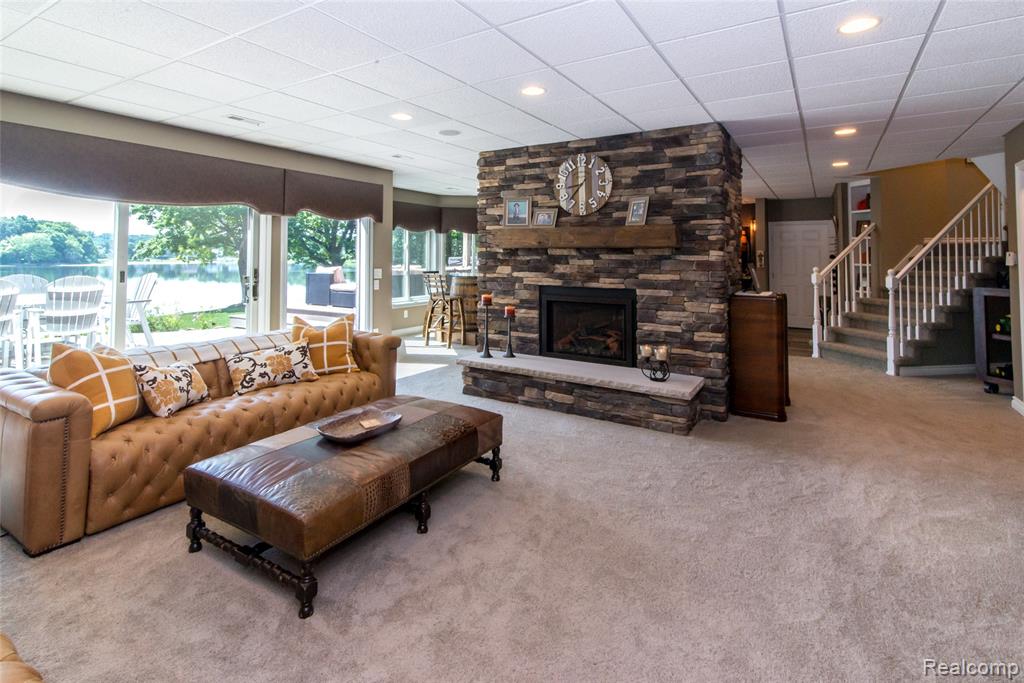 3166 W Beach Lake Drive, Milford, MI, 48380