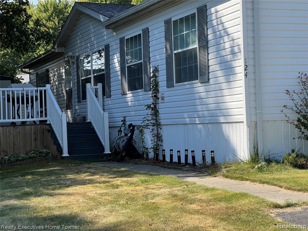 124 Hidden, Fort Gratiot, MI 48059 — Photo 3