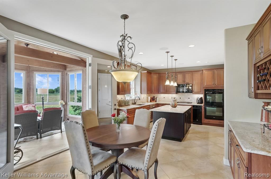24839 BROMPTON WAY, South Lyon, MI 48178 — Photo 17