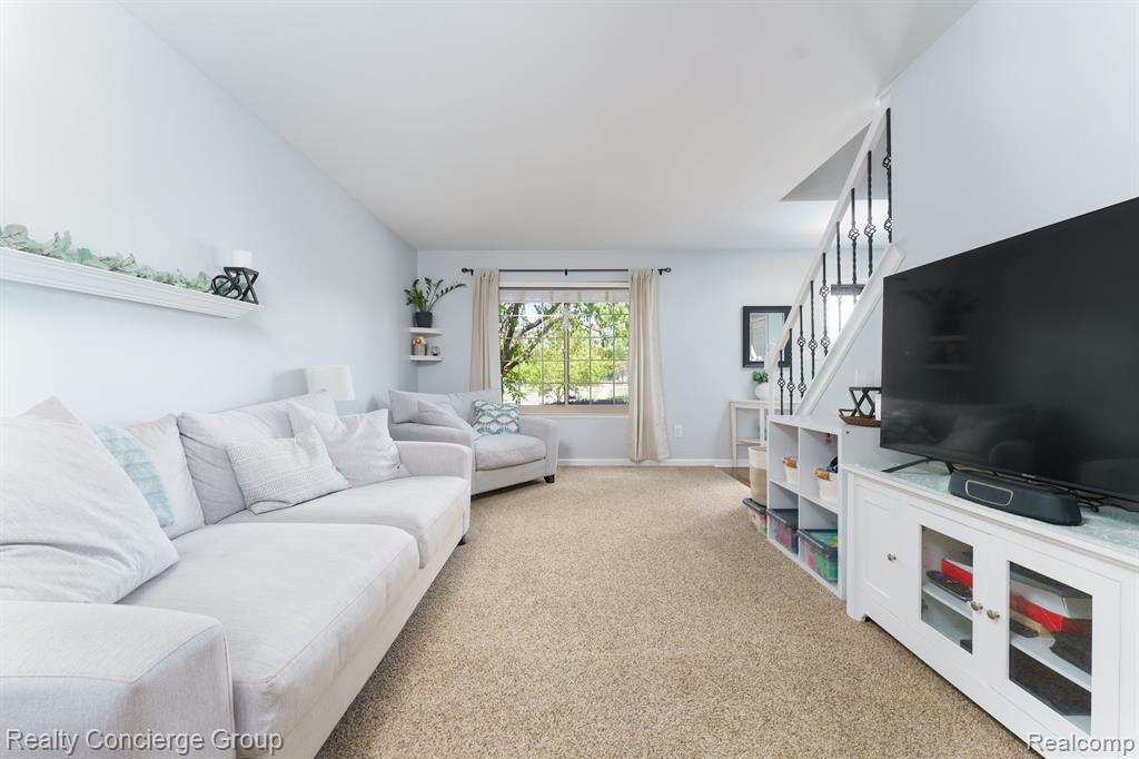 455 EAGLE Way, South Lyon, MI 48178 — Photo 5