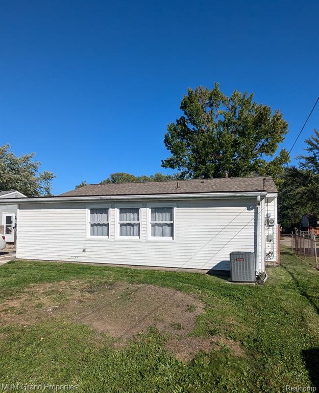 9738 MICHAEL Drive, Romulus, MI 48174 — Photo 29