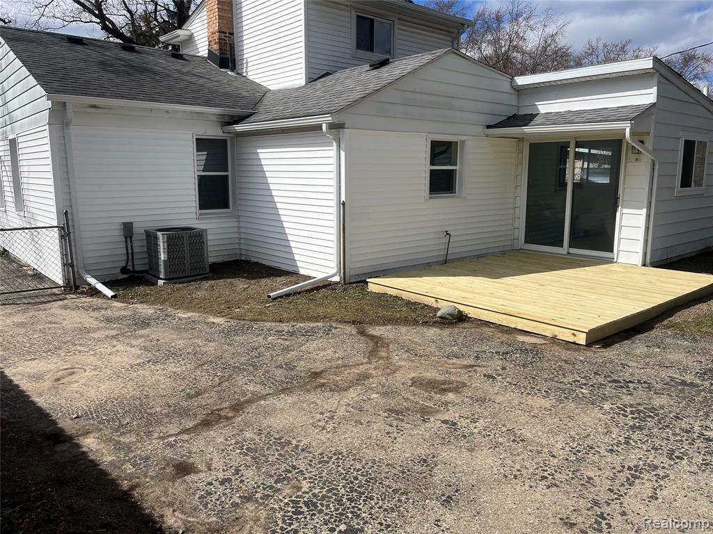 967 KEITH Street, Oxford, MI 48371 — Photo 5