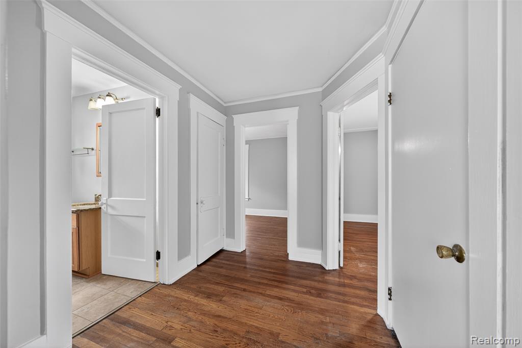 529 E Lincoln Avenue, Royal Oak, MI 48067 — Photo 14