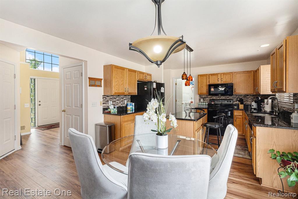 7806 PAINT CREEK Drive, Ypsilanti, MI 48197 — Photo 10