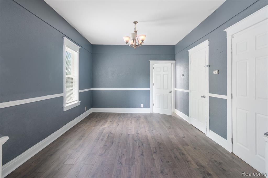 807 N BOND Street, Saginaw, MI 48602 — Photo 5
