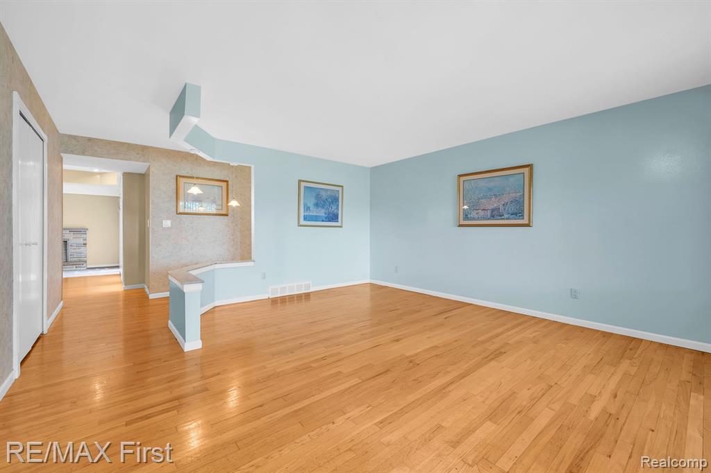 4191 ANGELINE Drive, Sterling Heights, MI 48310 — Photo 5