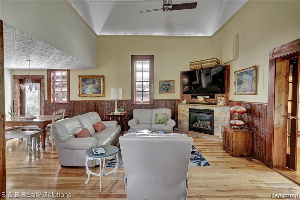 6624 Jefferson Road, North Branch, MI 48461 — Photo 7