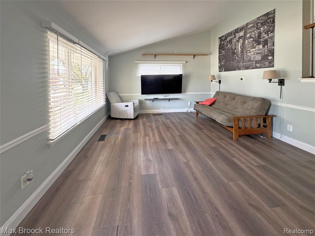 8055 Donna Street, Westland, MI — Photo 3