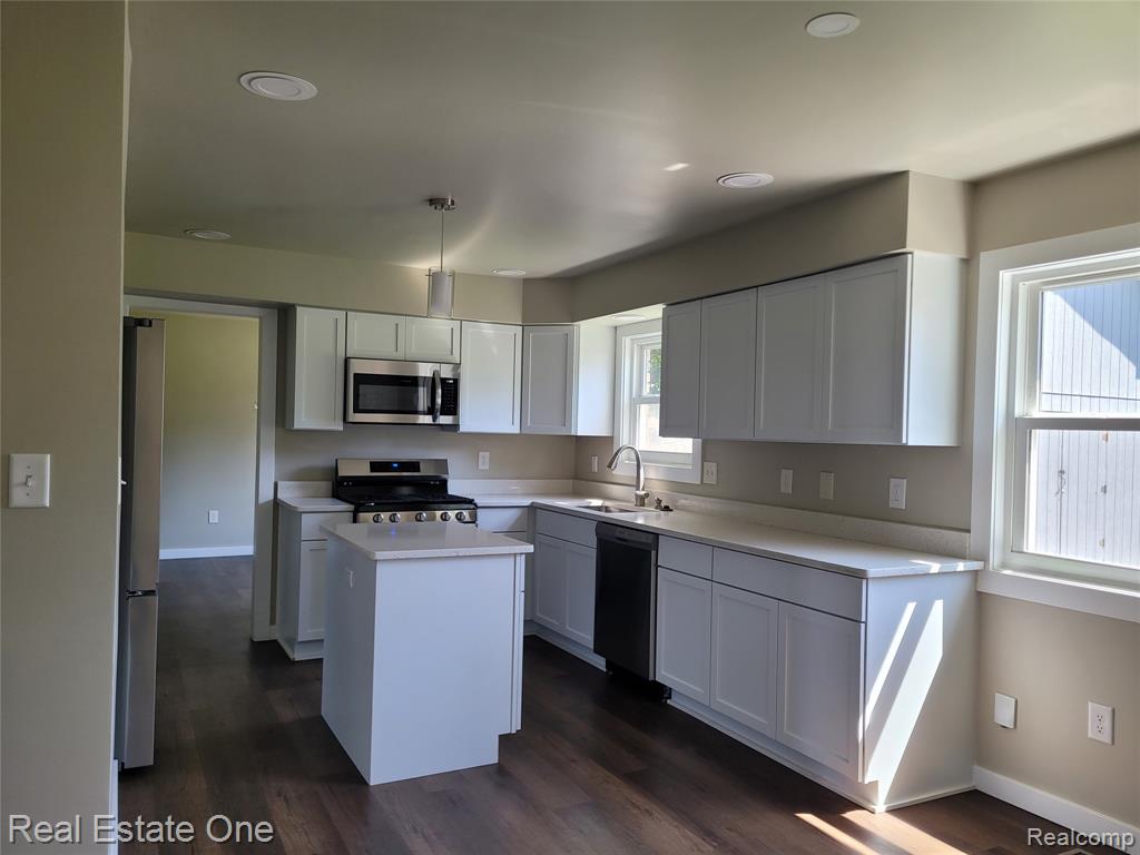 4212 Halkirk Drive, Waterford, MI 48329 — Photo 12