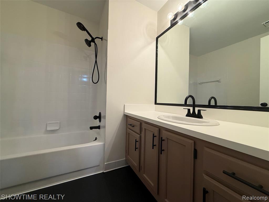 45204 Fryer Drive, Macomb, MI 48044 — Photo 10