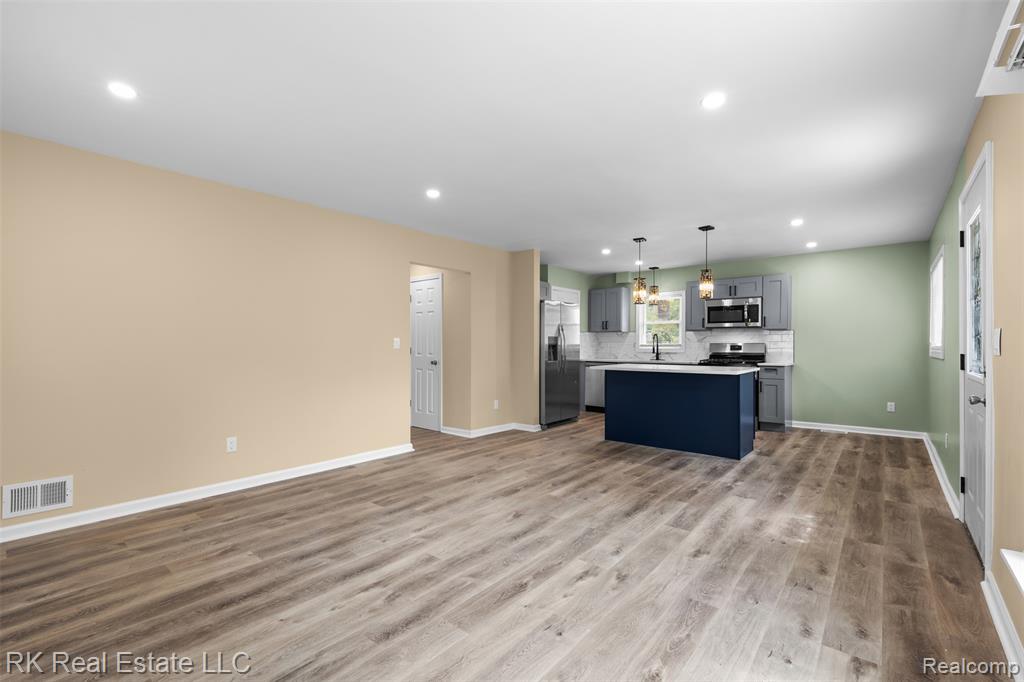 23290 Rosalind Avenue, Eastpointe, MI 48021 — Photo 11