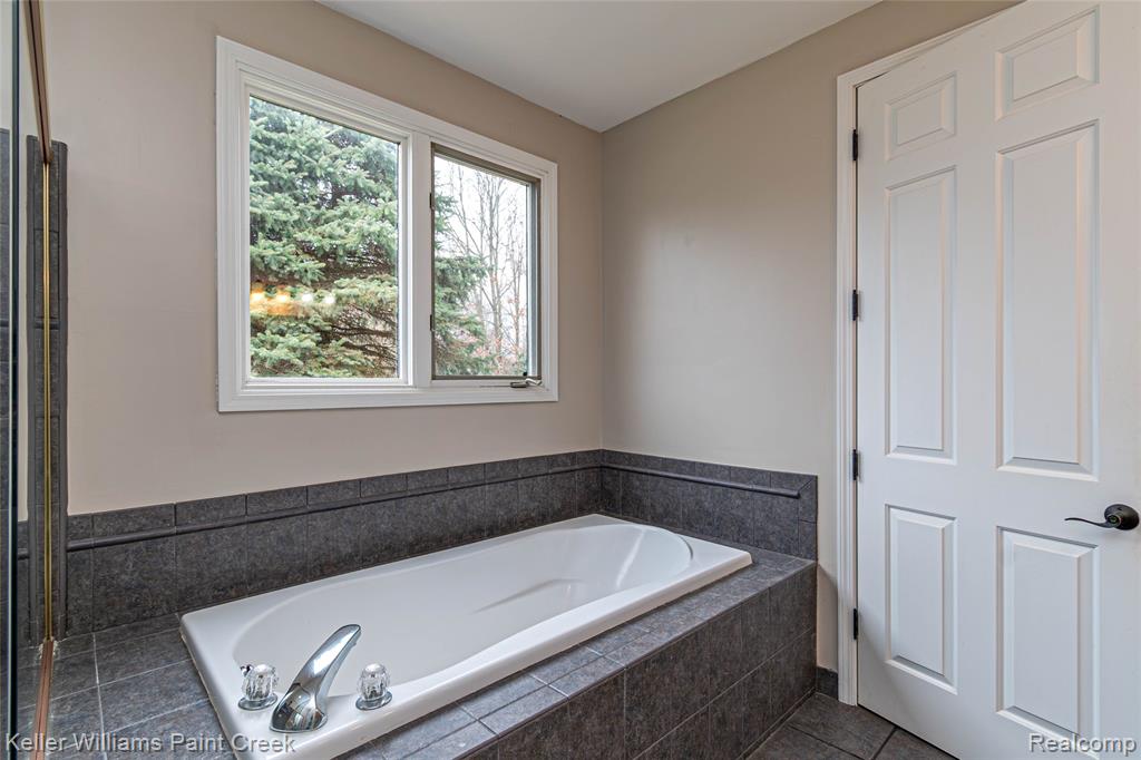 4998 Menominee Lane, Clarkston, MI 48348 — Photo 49