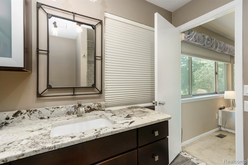 5156 Chestershire Court, West Bloomfield, MI — Photo 25