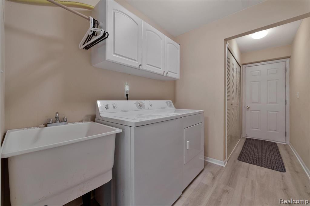 46254 CAVALIER Drive, Macomb, MI 48044 — Photo 18