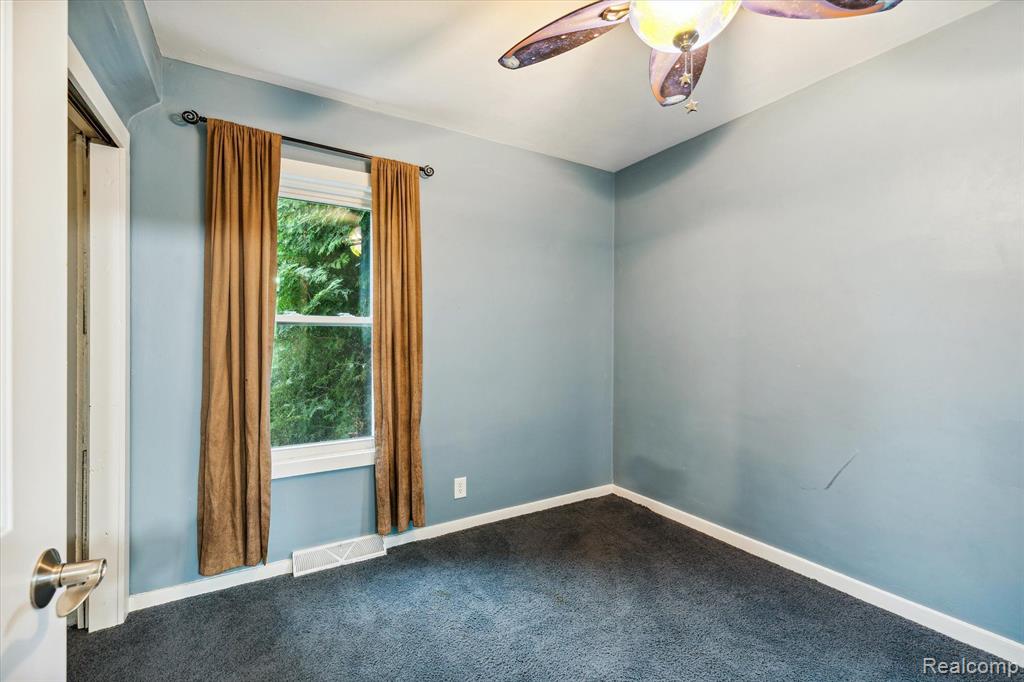 9849 WOODLAND Court, Ypsilanti, MI 48197 — Photo 33