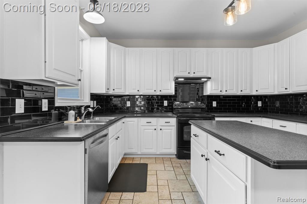 43126 Alcott Circle, Novi, MI 48377 — Photo 22