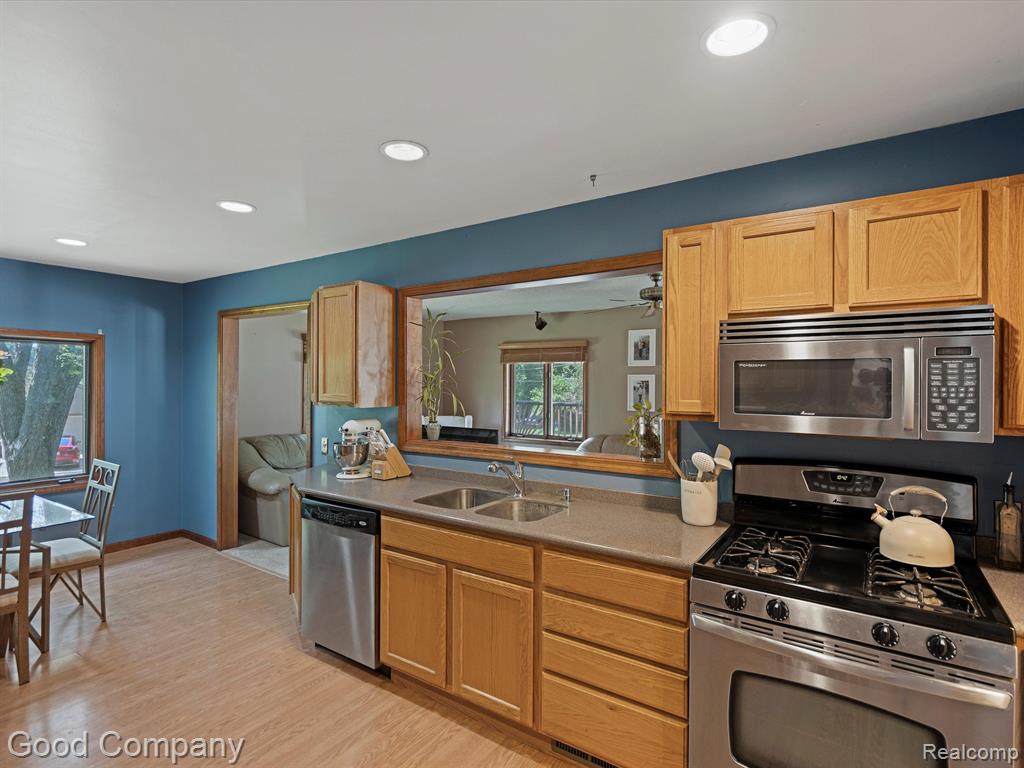 210 SCHRUM Drive, Whitmore Lake, MI 48189 — Photo 7