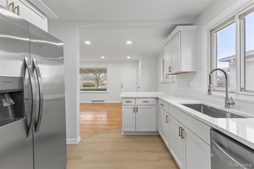462 Clair Street, Garden City, MI — Photo 12