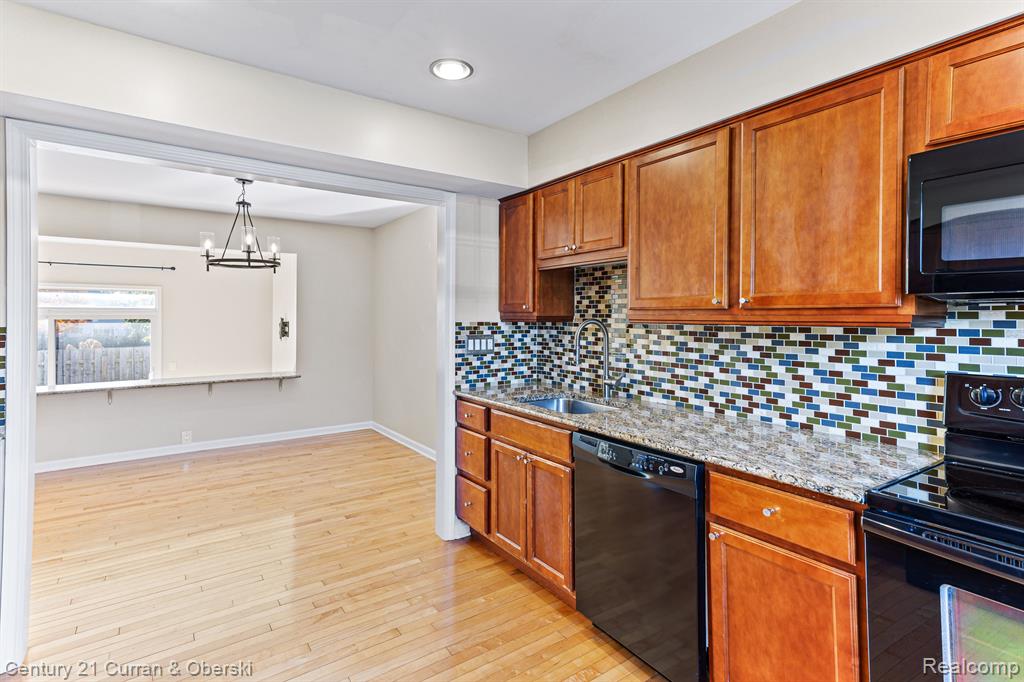 42645 Savoy Court, Northville, MI 48167 — Photo 10