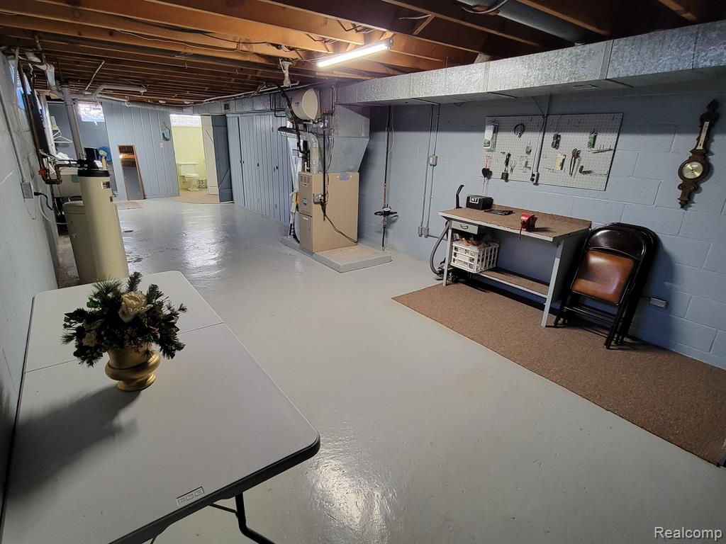 42 S FLOWER Street, Croswell, MI 48422 — Photo 20