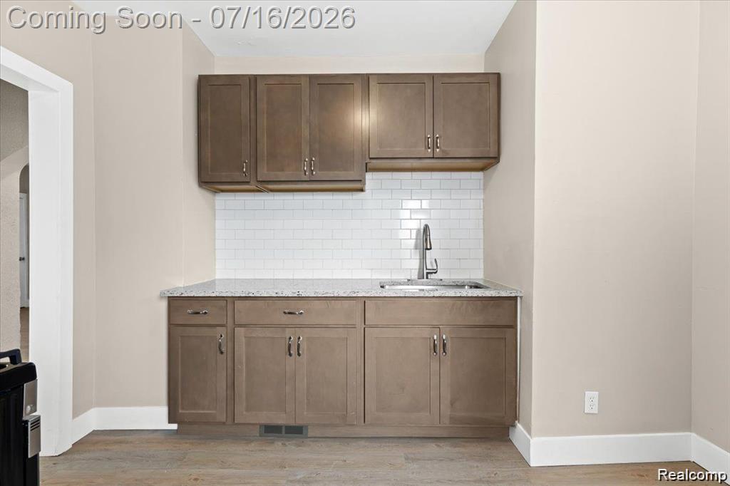 4810 Lenox Street, Detroit, MI 48215 — Photo 9