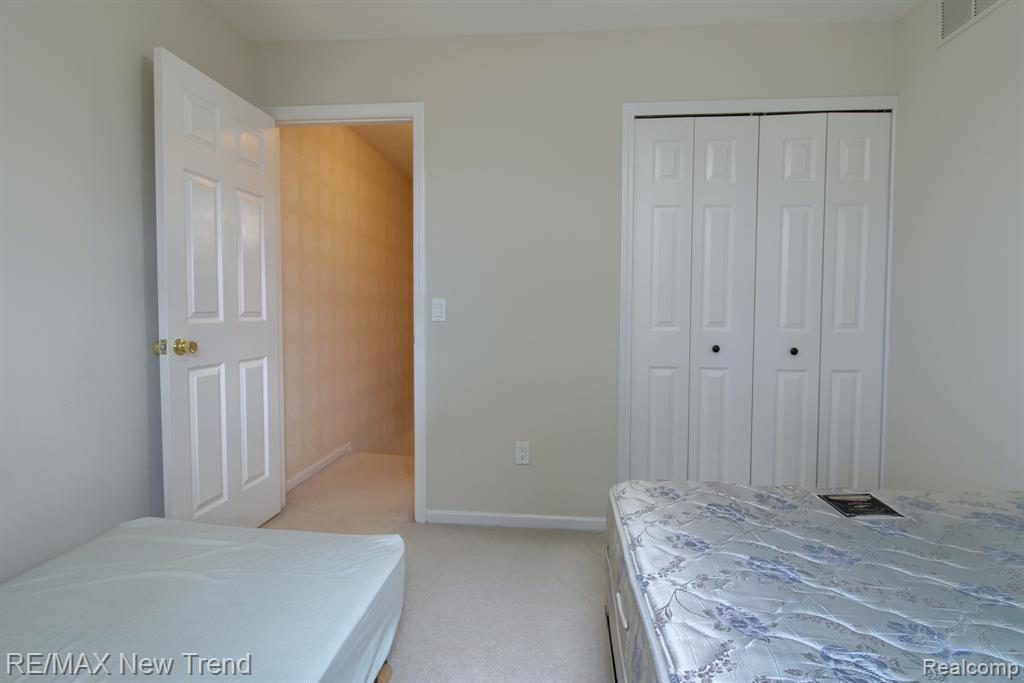 24802 SARAH FLYNN, Novi, MI — Photo 27