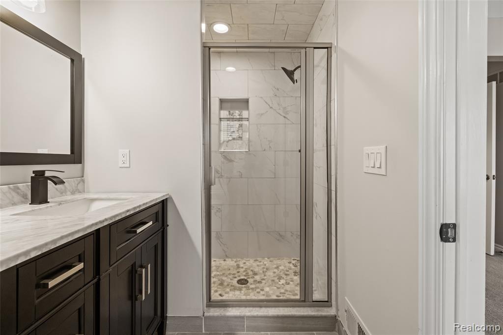 6065 Windemere Lane, Shelby Twp, MI 48316 — Photo 24