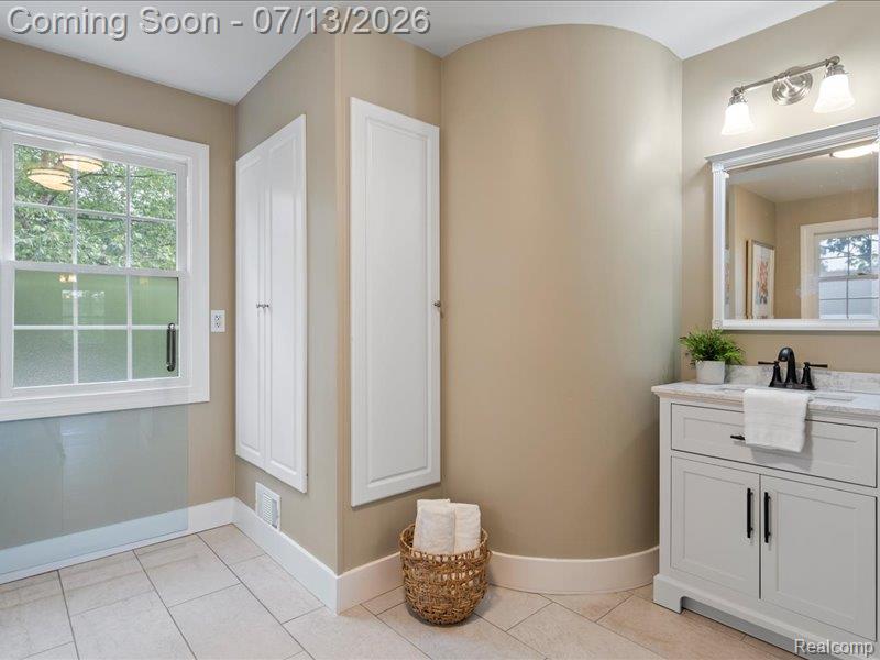 6420 Commerce Road, West Bloomfield, MI 48324 — Photo 35