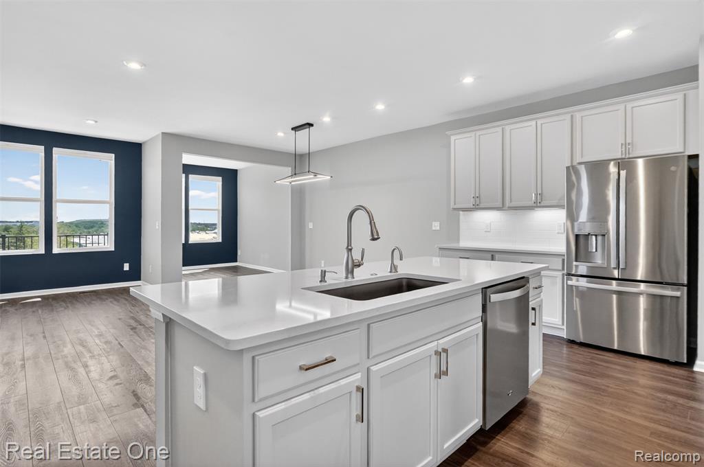 4799 Broomfield Way, Lake Orion, MI — Photo 14