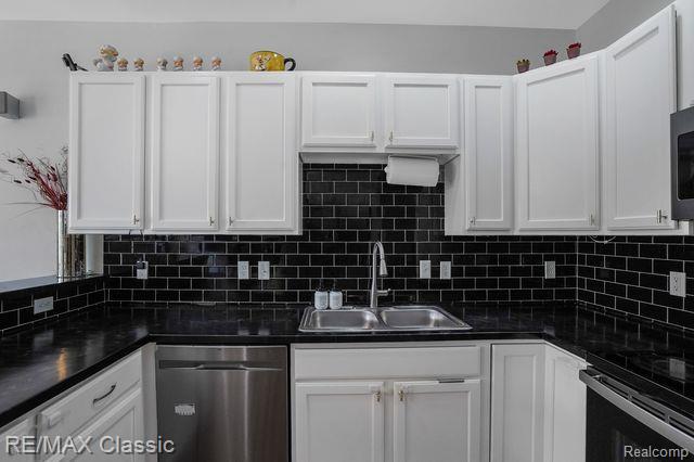 42447 CORLINA Drive, Northville, MI 48167 — Photo 9