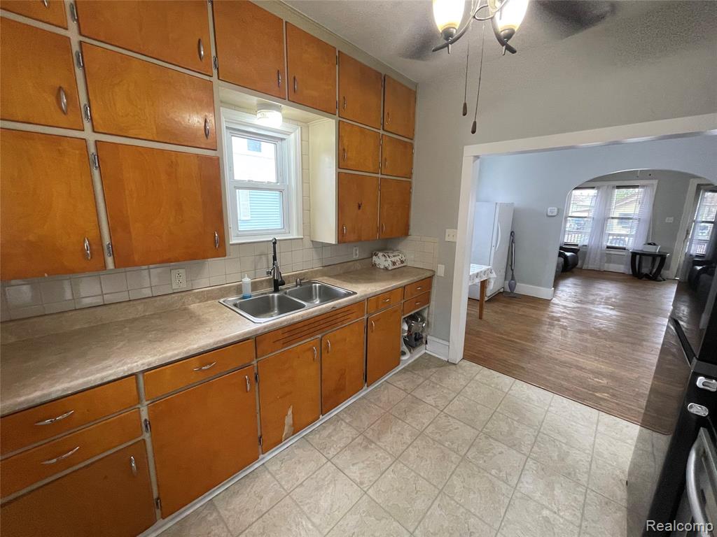 218 16th Street, Port Huron, MI 48060 — Photo 21