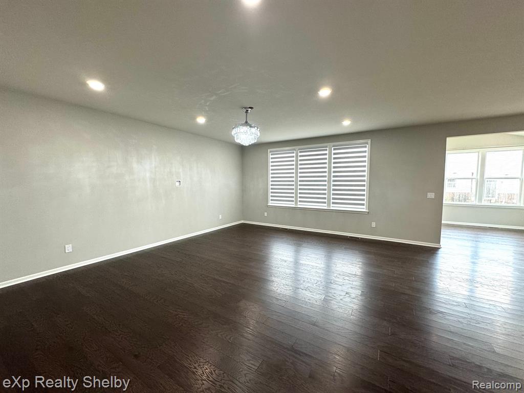49477 Hummel Dr, Macomb, MI 48044 — Photo 6