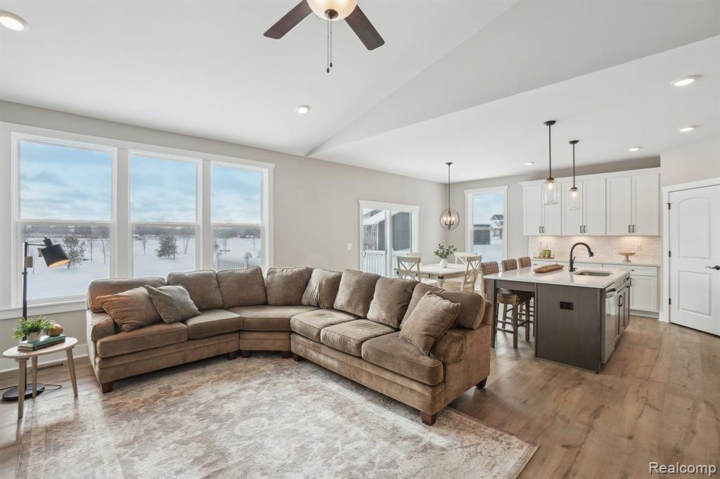 677 Round Rock Dr, Howell, MI 48843 — Photo 7
