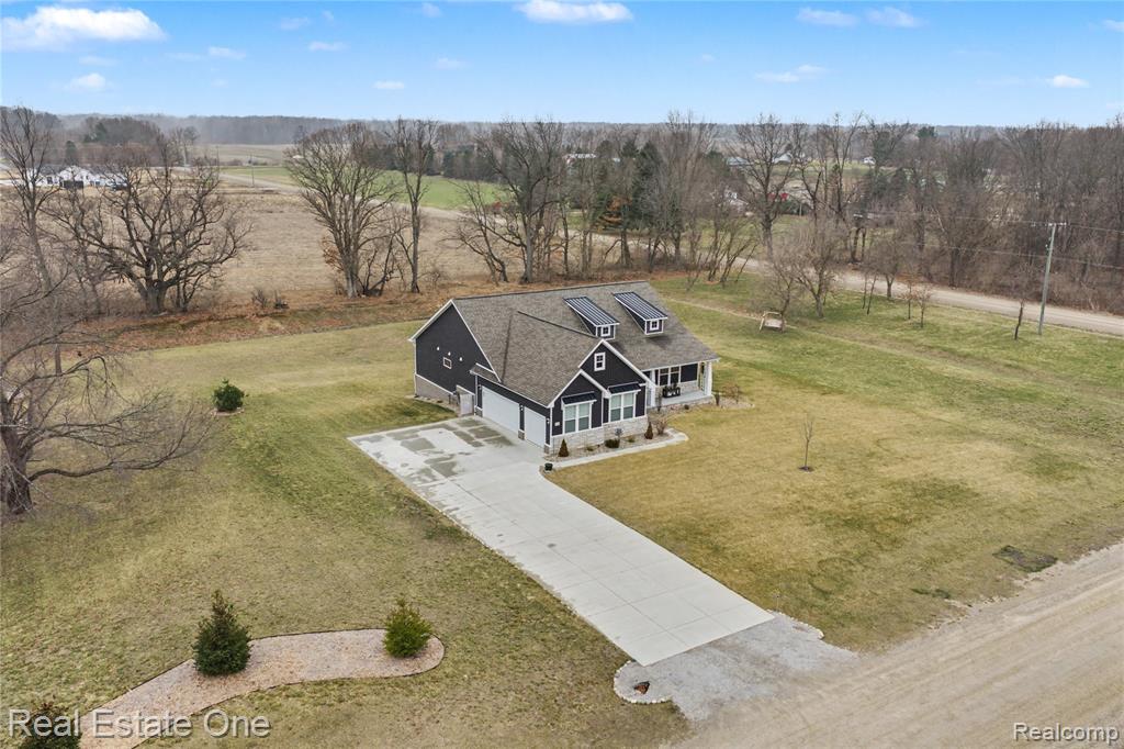 8370 Grist Mill Drive, Fenton, MI 48430 — Photo 2