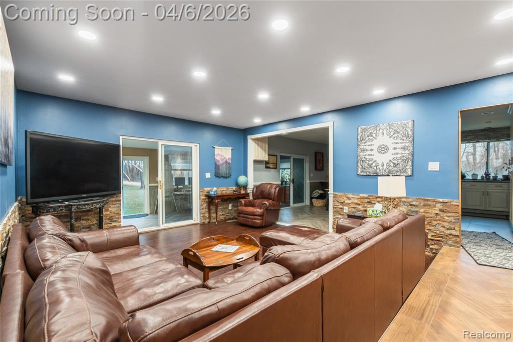 15701 Middlebelt Road, Romulus, MI 48174 — Photo 24