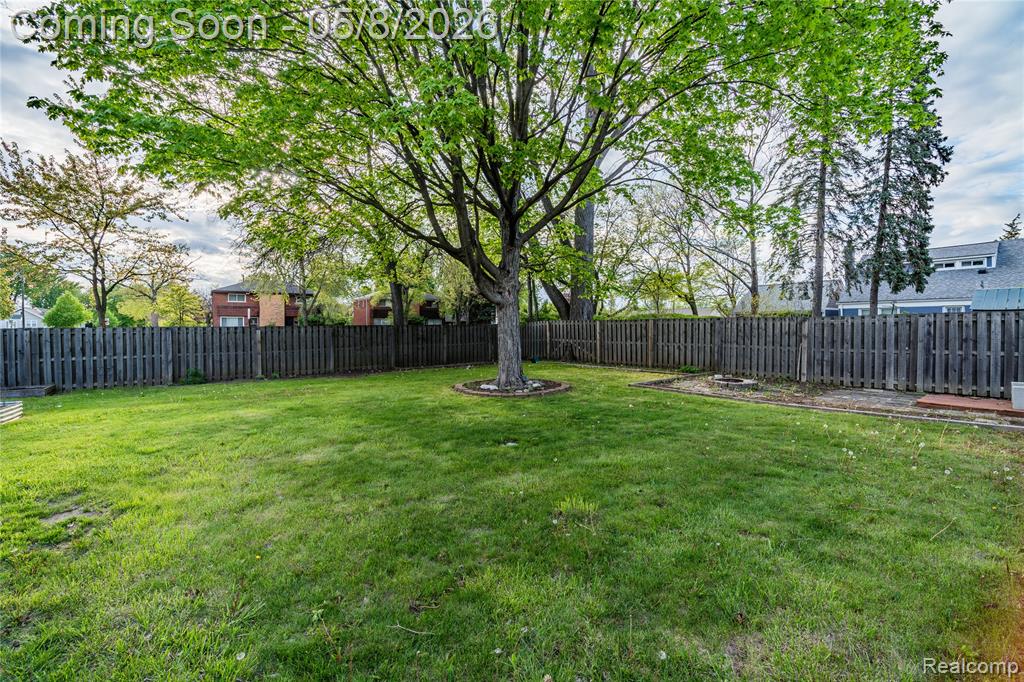 13352 Borgman Avenue, Huntington Woods, MI — Photo 26