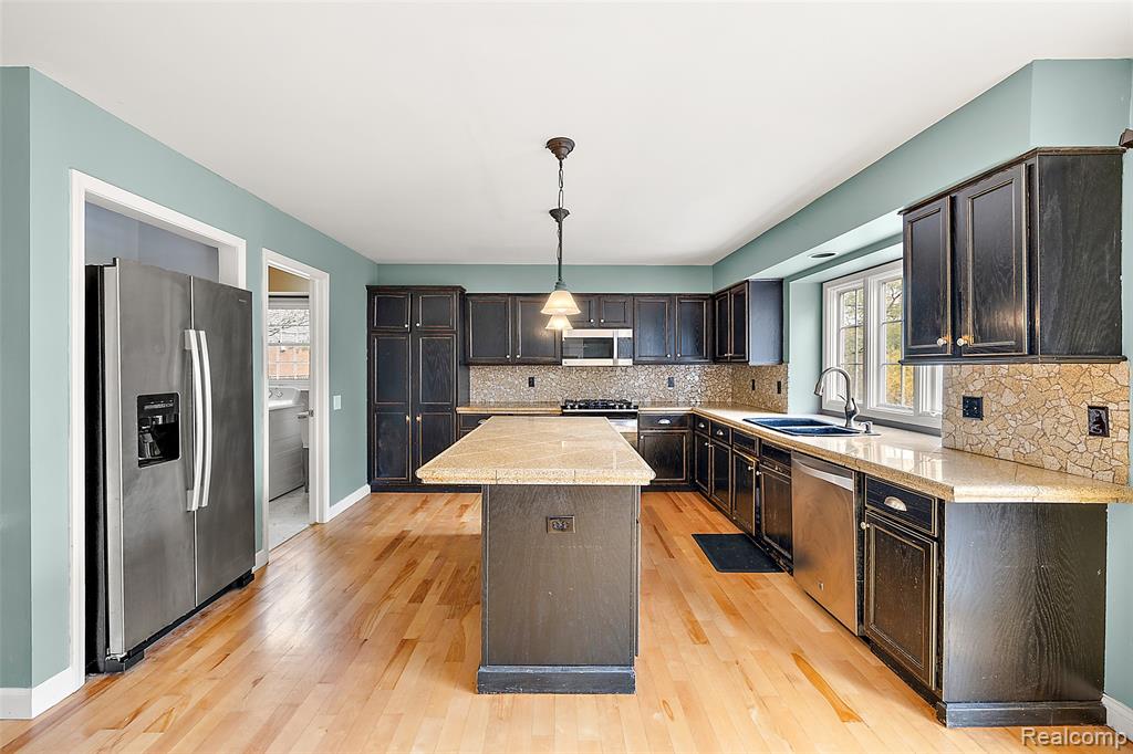 5699 Applegrove Drive, West Bloomfield, MI 48324 — Photo 5