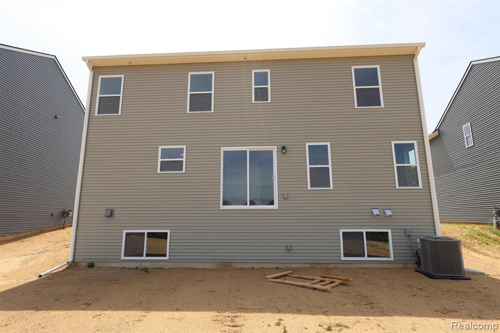 410 Hidden River W, Holly, MI 48442 — Photo 19