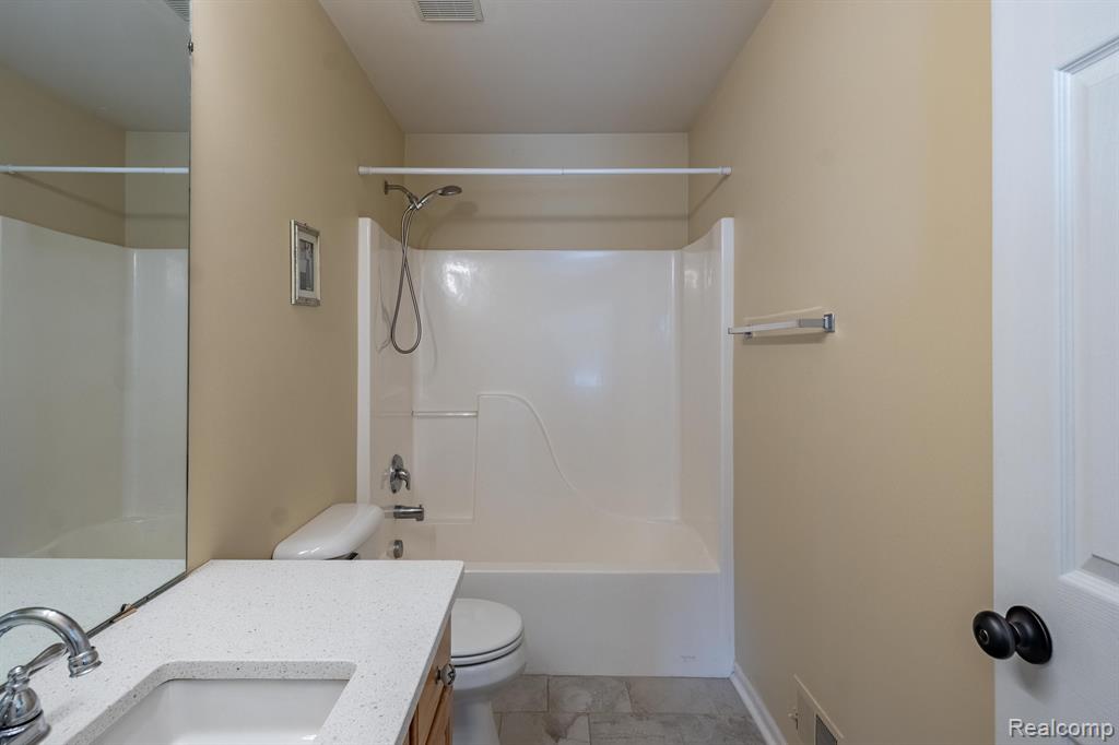 9535 GLENHILL Drive, Ypsilanti, MI 48198 — Photo 27