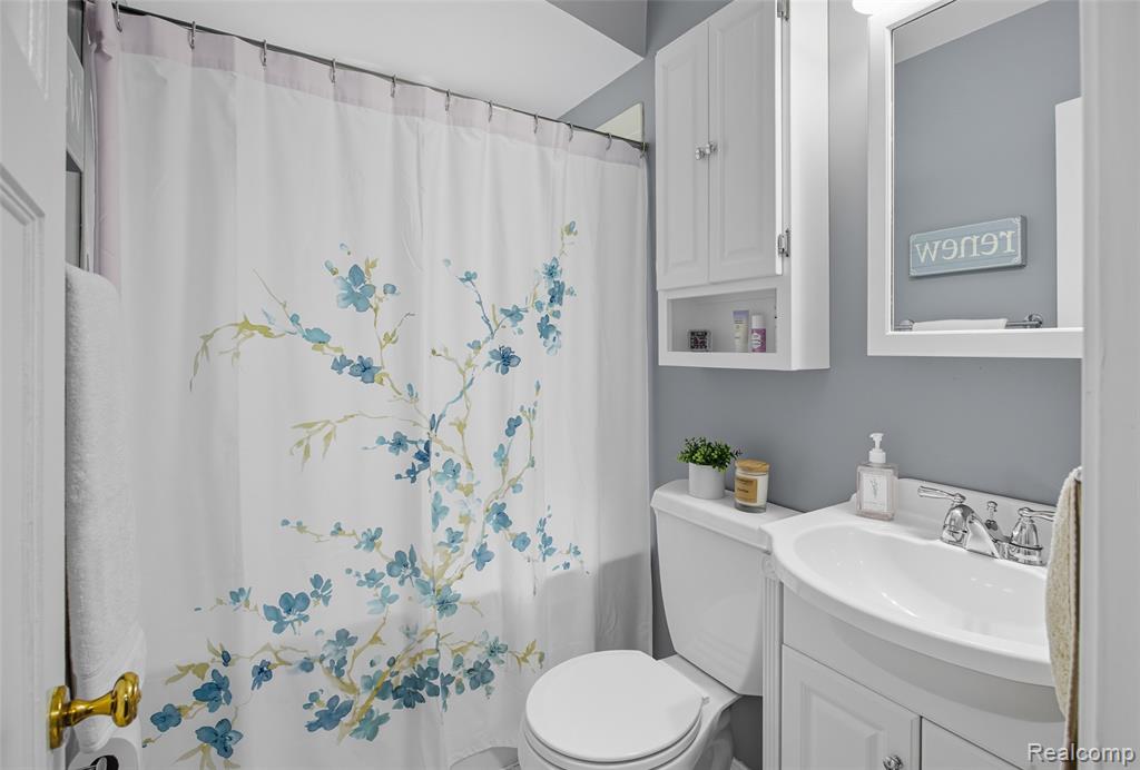 4176 Cummings Avenue, Berkley, MI 48072 — Photo 19