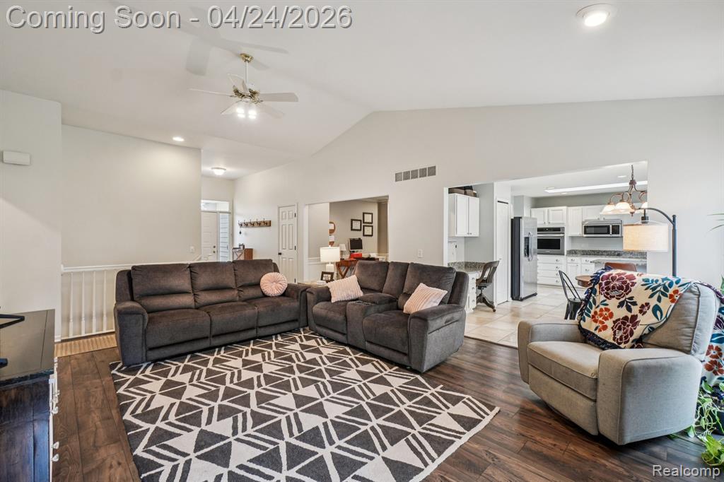 5819 Valley Drive, Clarkston, MI 48348 — Photo 3