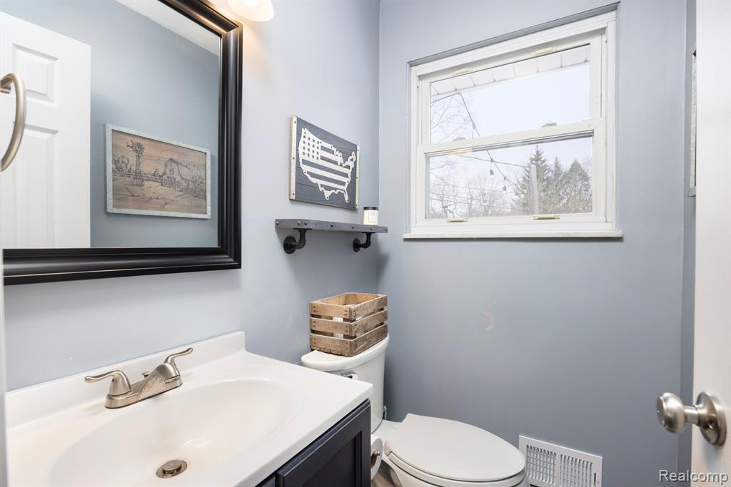 4852 MEADOWBROOK Lane, Lake Orion, MI — Photo 22